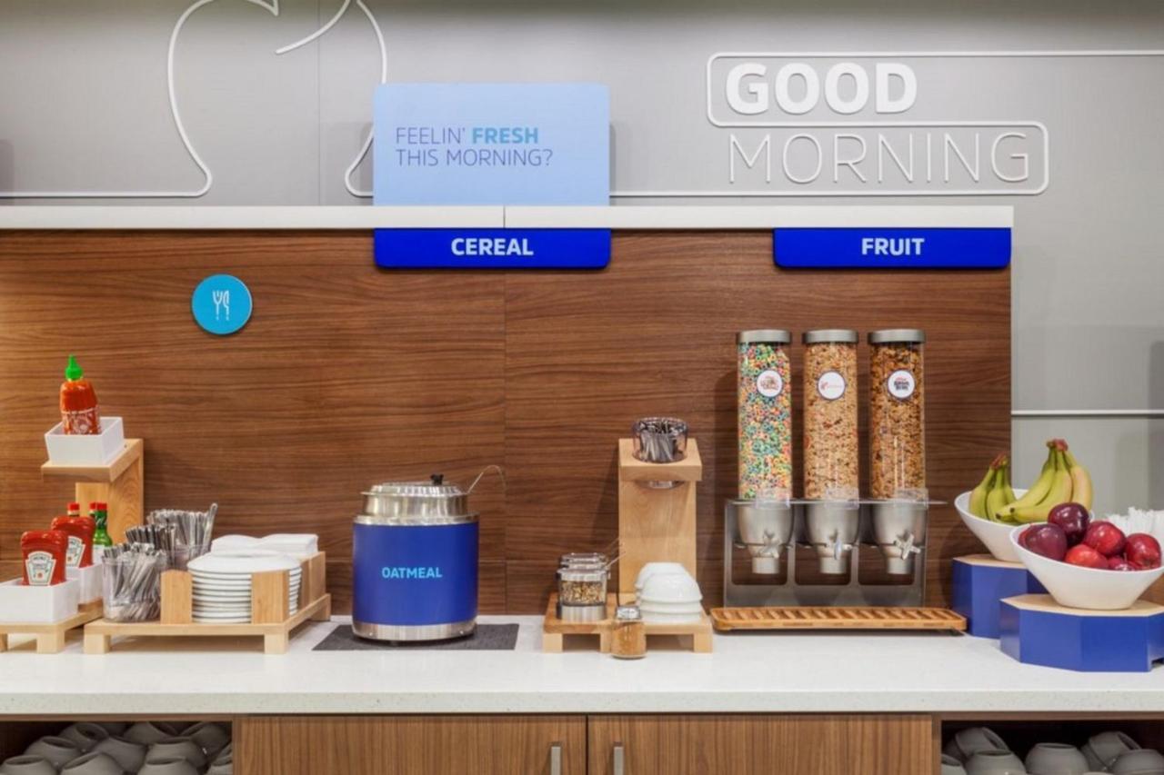 Holiday Inn Express & Suites - Tomah By Ihg Экстерьер фото