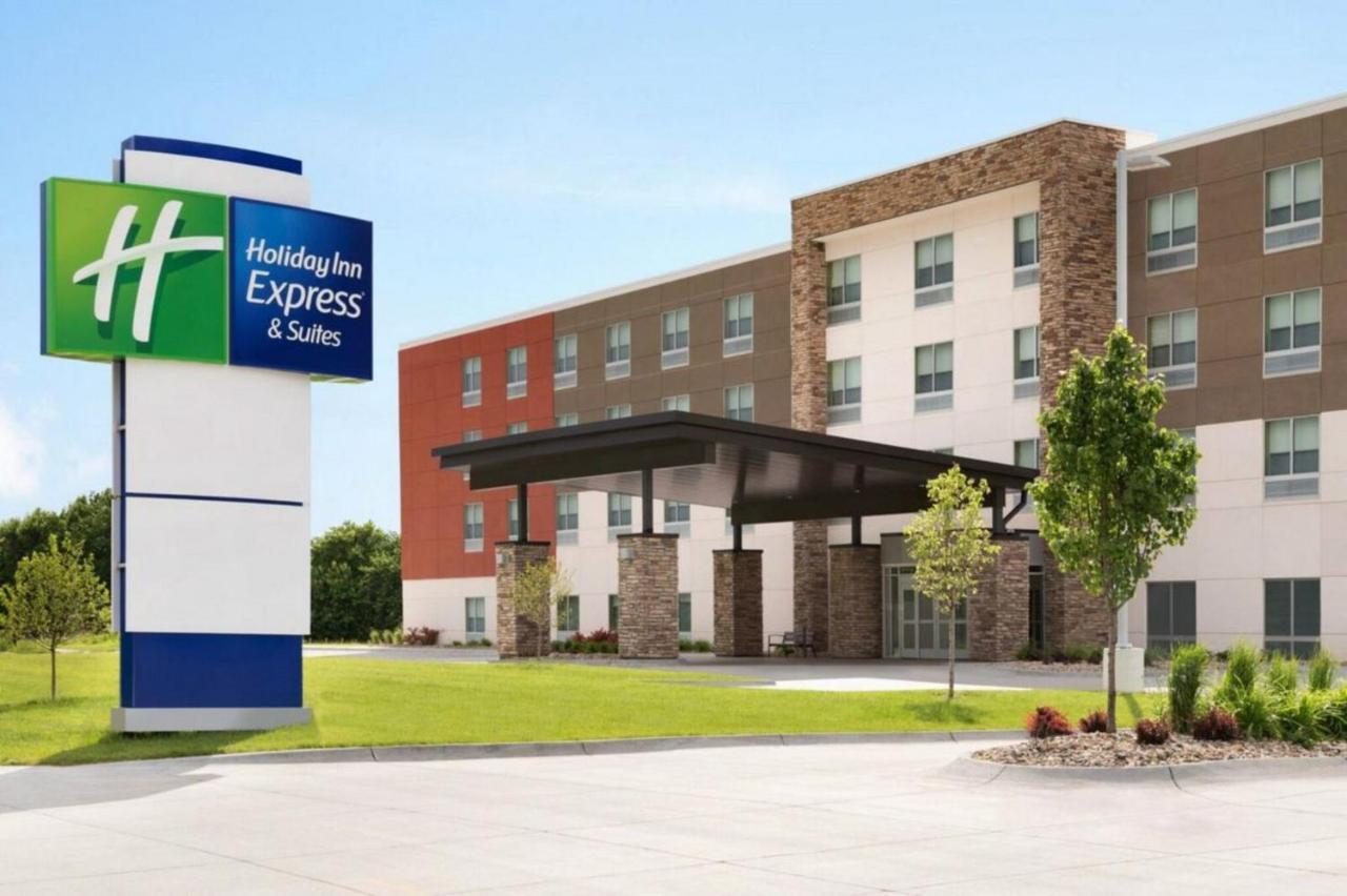 Holiday Inn Express & Suites - Tomah By Ihg Экстерьер фото