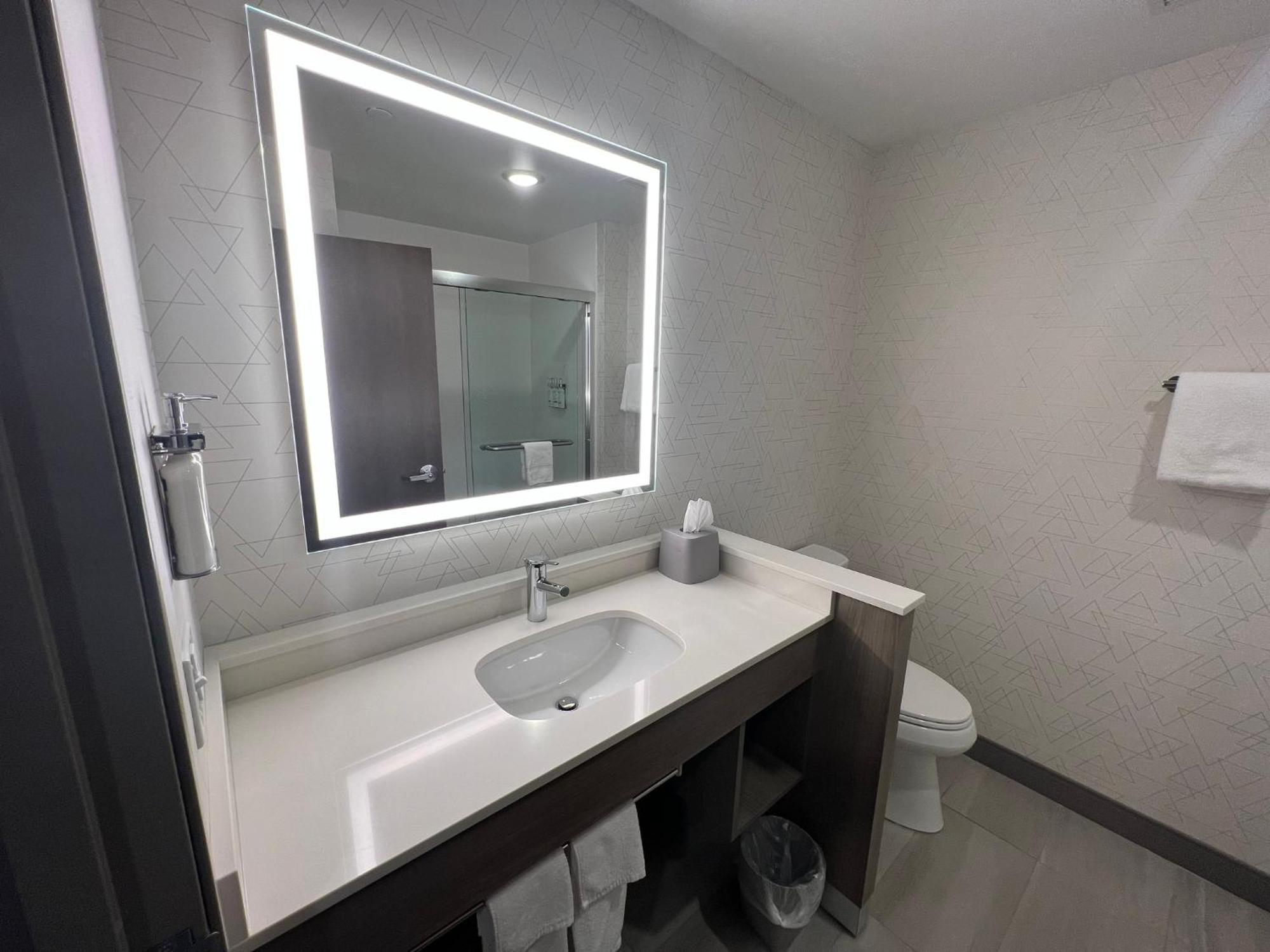 Holiday Inn Express & Suites - Tomah By Ihg Экстерьер фото